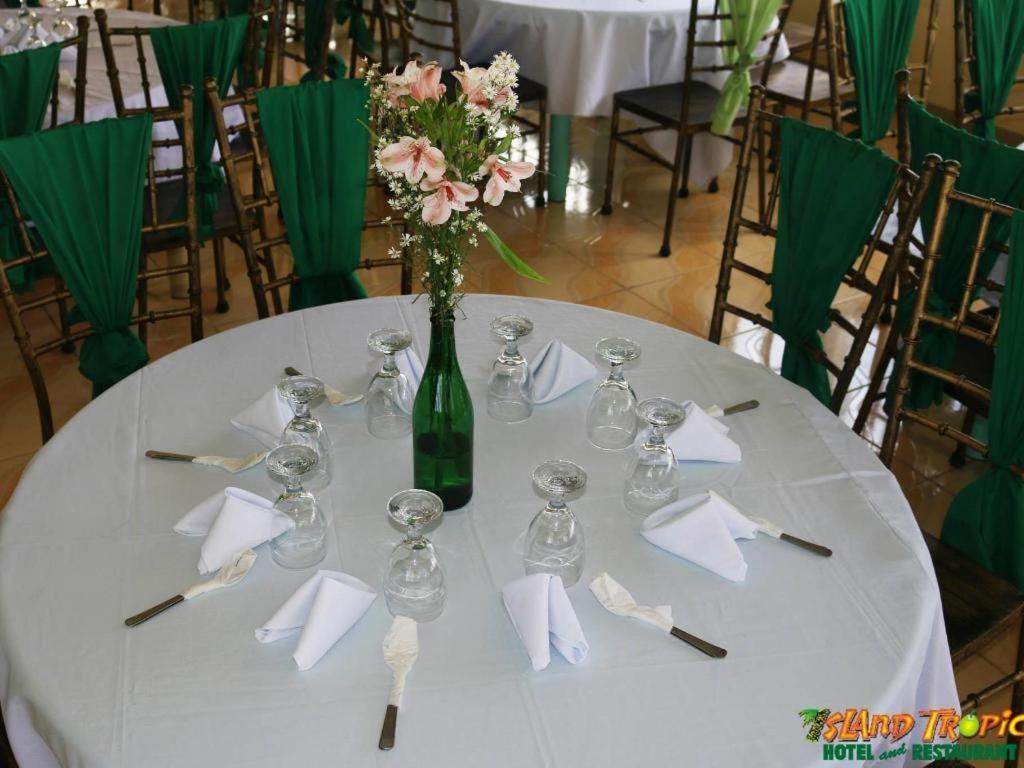 Island Tropic Hotel And Restaurant Alaminos Ngoại thất bức ảnh