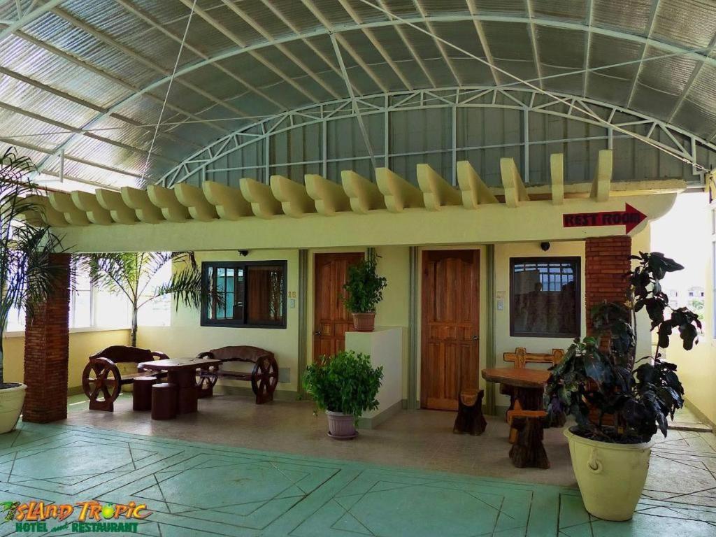 Island Tropic Hotel And Restaurant Alaminos Ngoại thất bức ảnh